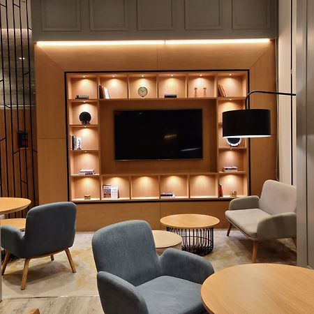 Holiday Inn Express Gurugram Sector 50 By Ihg Gurgaon Eksteriør billede