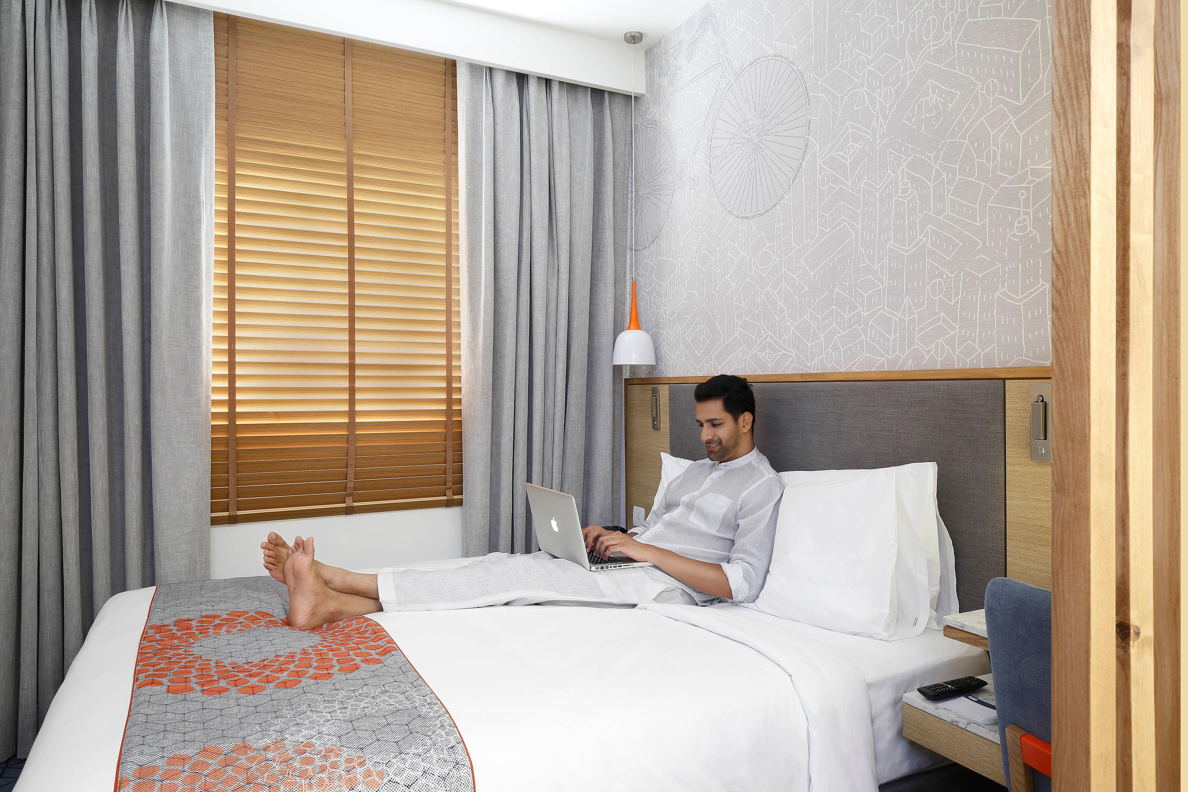 Holiday Inn Express Gurugram Sector 50 By Ihg Gurgaon Eksteriør billede