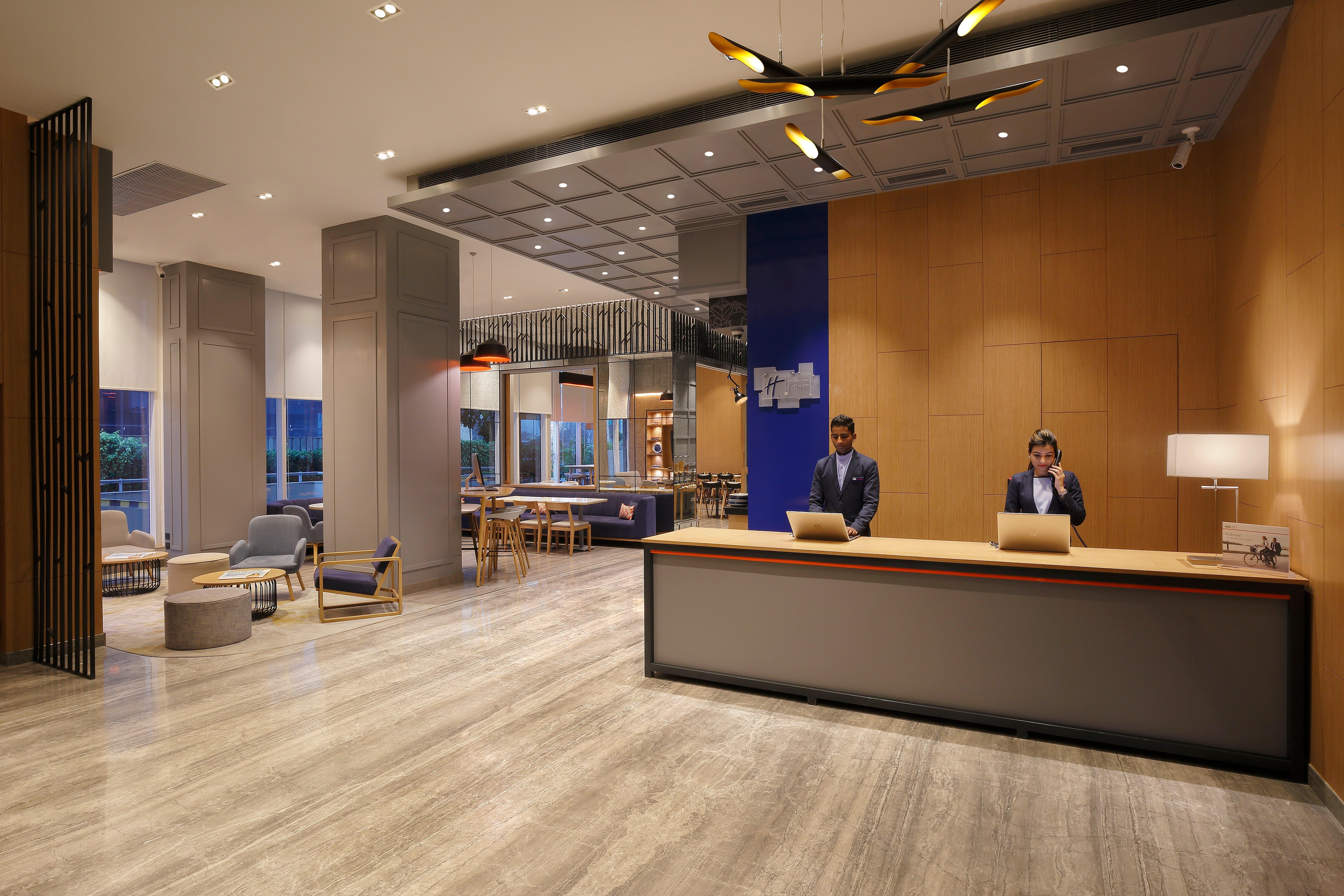 Holiday Inn Express Gurugram Sector 50 By Ihg Gurgaon Eksteriør billede