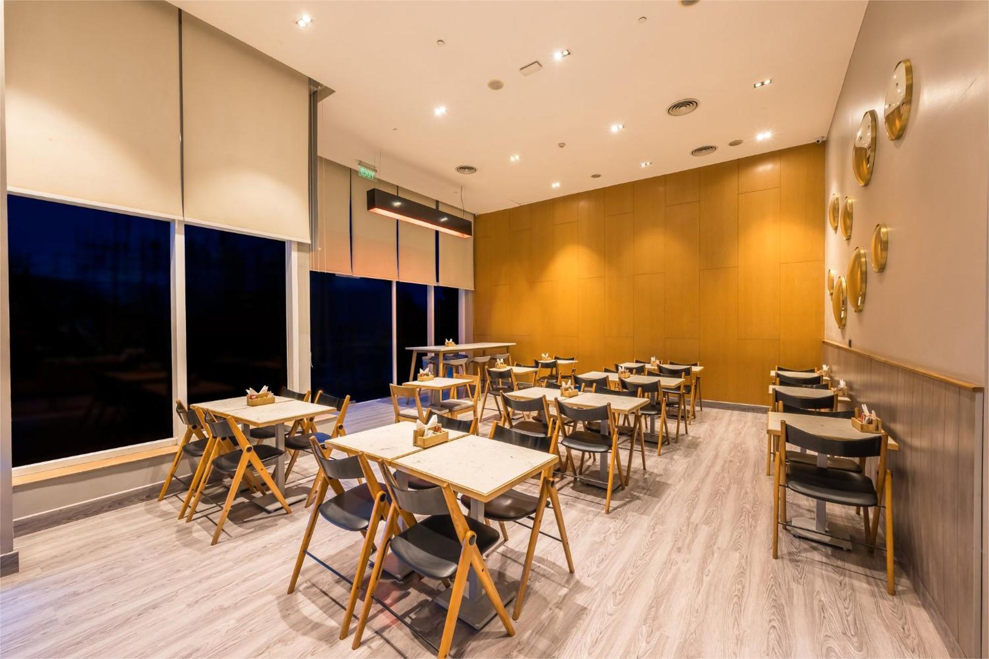 Holiday Inn Express Gurugram Sector 50 By Ihg Gurgaon Eksteriør billede