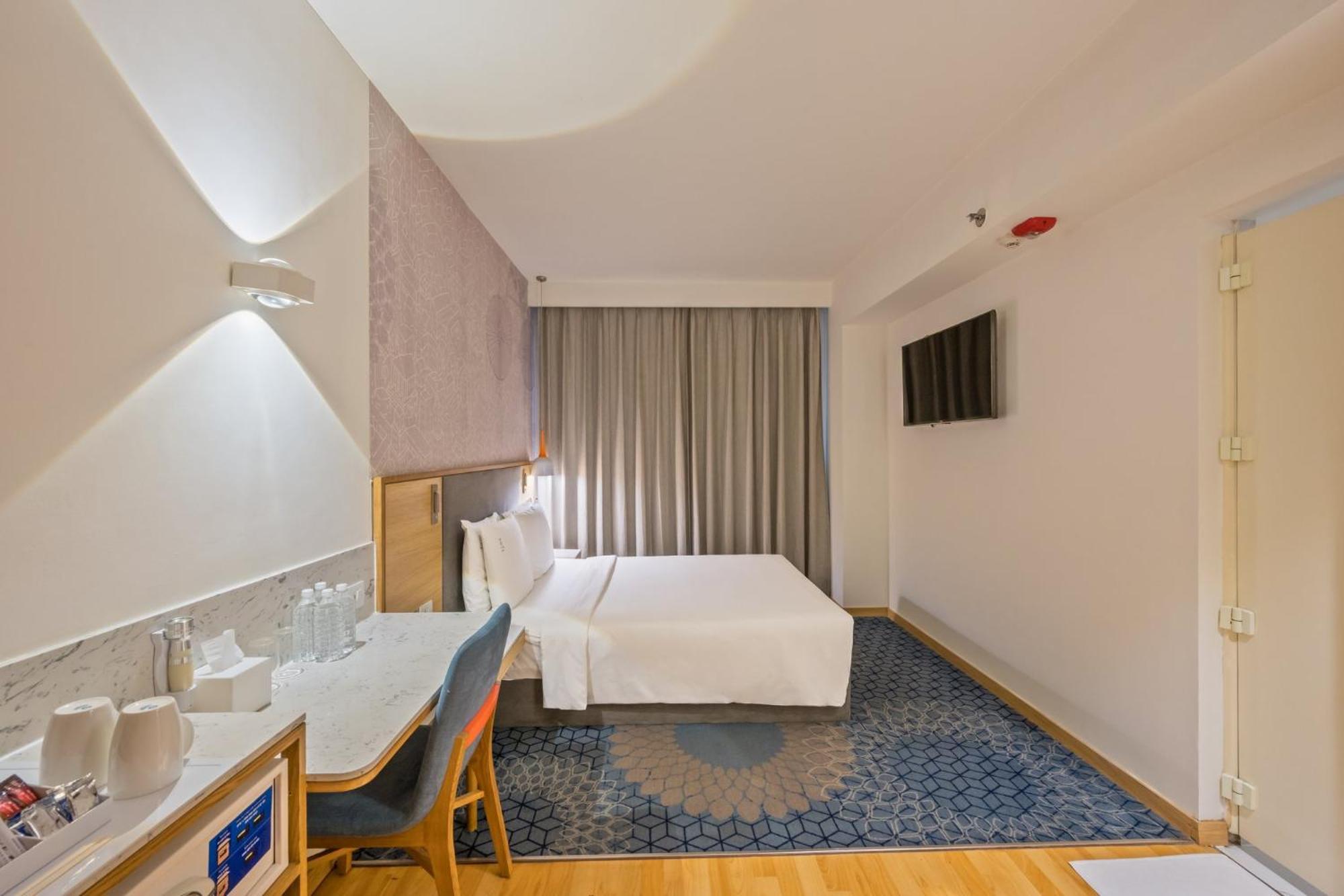 Holiday Inn Express Gurugram Sector 50 By Ihg Gurgaon Eksteriør billede