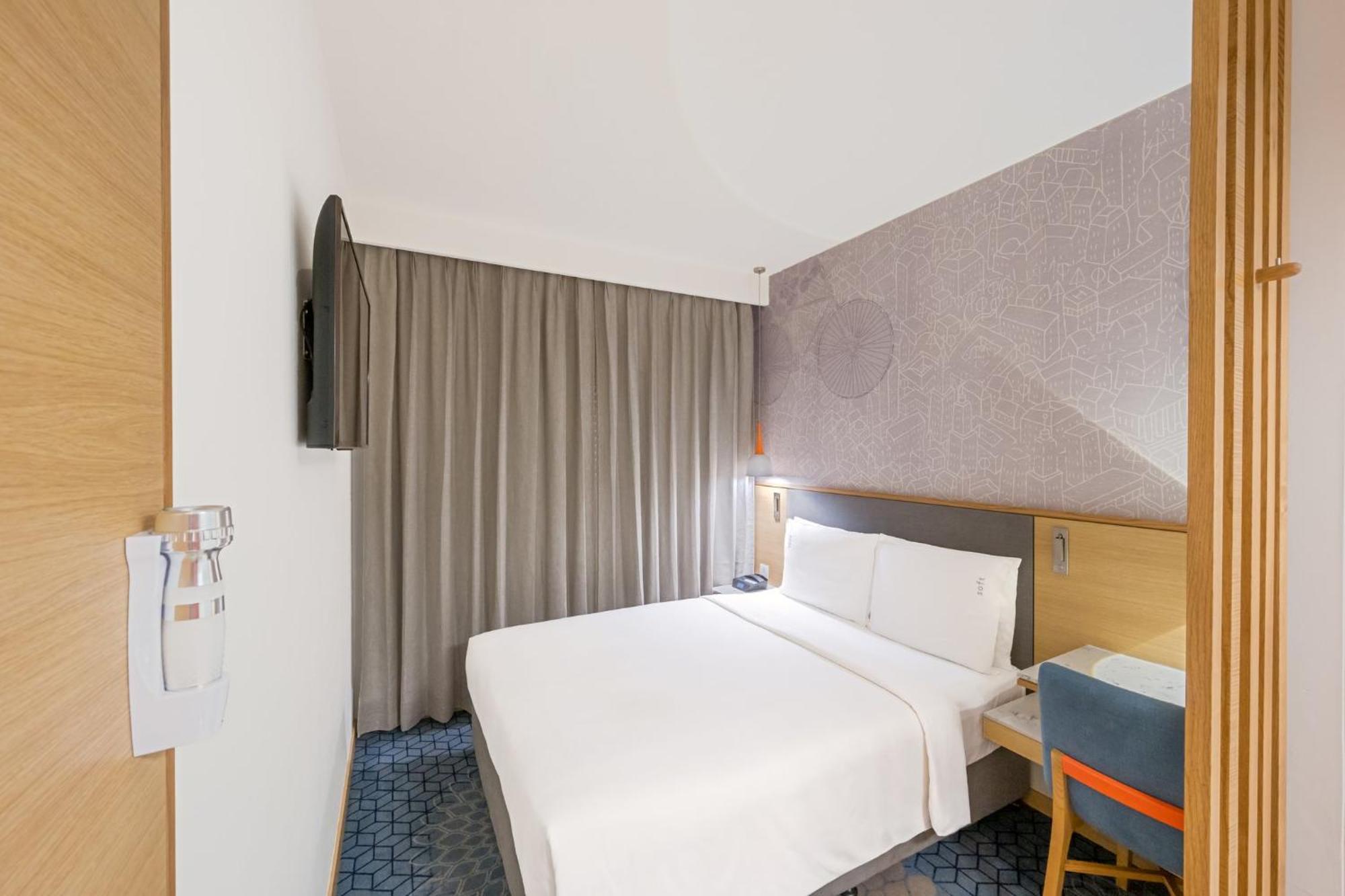 Holiday Inn Express Gurugram Sector 50 By Ihg Gurgaon Eksteriør billede